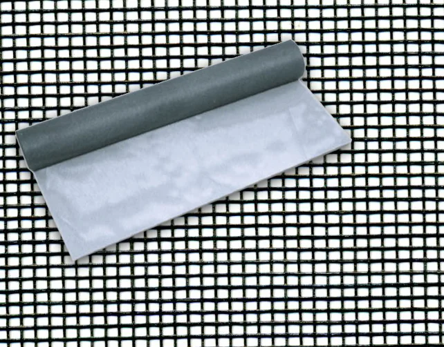 Rete Zanzariera in Fibra di Vetro Grigia Phifer 60 cm x 30 m